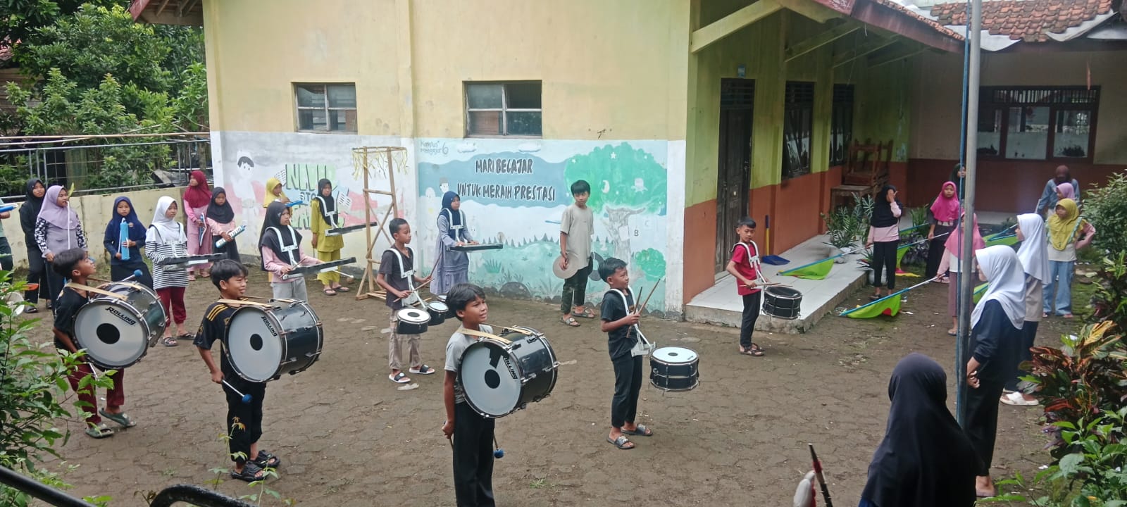 Asah Musikalitas dan Disiplin, SD MURI Giatkan Ekstrakurikuler Drumband Setiap Senin